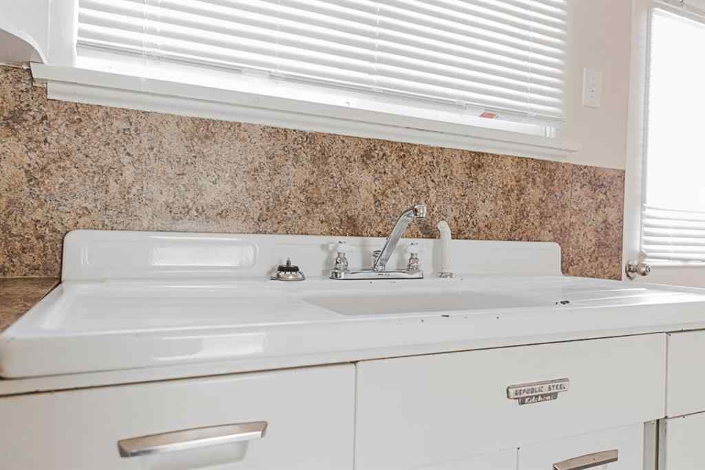 MLS® A2236685 - 10120 103 Avenue  in Avondale Grande Prairie, Multi-Family
