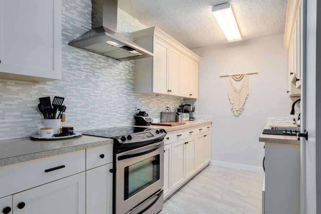 MLS® A2236694 - Unit #302 314 14 Street NW in Hillhurst Calgary, Residential