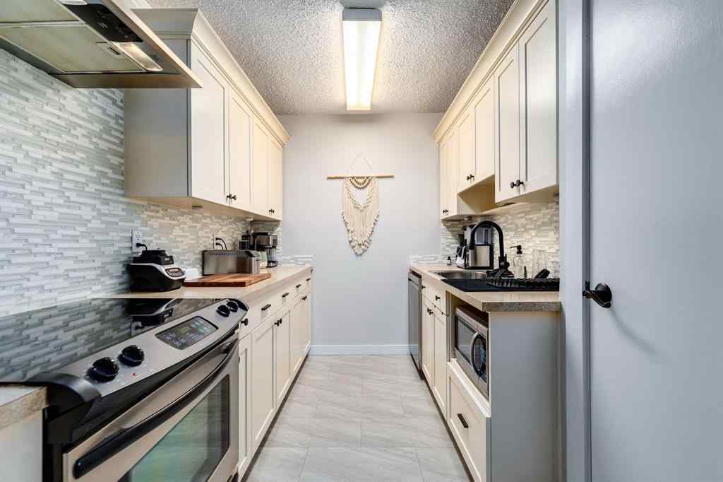 MLS® A2236694 - Unit #302 314 14 Street NW in Hillhurst Calgary, Residential