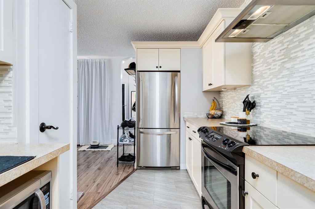 MLS® A2236694 - Unit #302 314 14 Street NW in Hillhurst Calgary, Residential