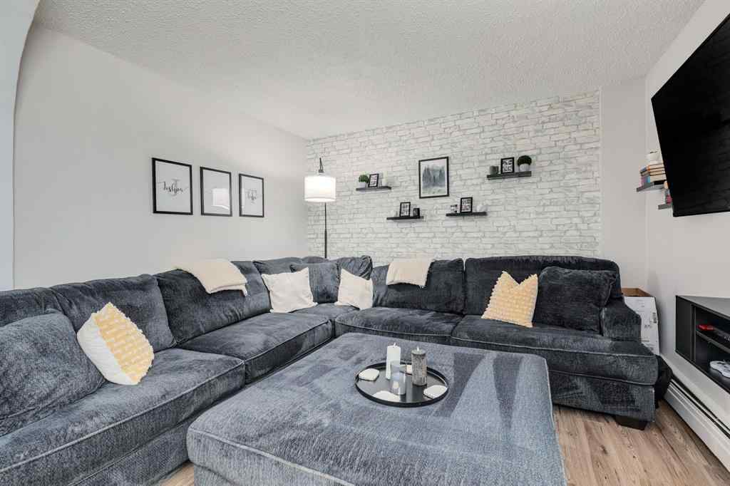 MLS® A2236694 - Unit #302 314 14 Street NW in Hillhurst Calgary, Residential