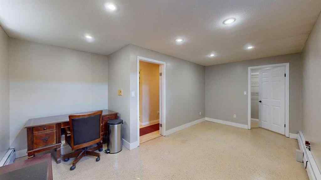 MLS® A2236721 - 185 Oaks Bay  in Dickinsfield Fort McMurray, Residential