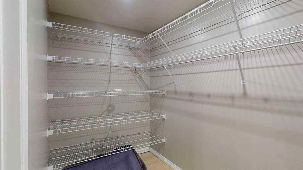 MLS® A2236721 - 185 Oaks Bay  in Dickinsfield Fort McMurray, Residential