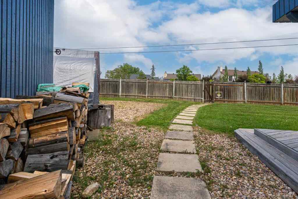MLS® A2236721 - 185 Oaks Bay  in Dickinsfield Fort McMurray, Residential