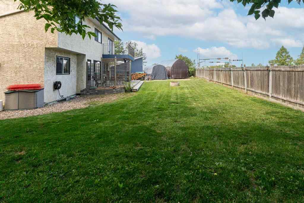 MLS® A2236721 - 185 Oaks Bay  in Dickinsfield Fort McMurray, Residential