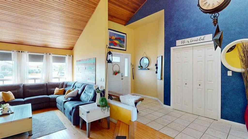 MLS® A2236721 - 185 Oaks Bay  in Dickinsfield Fort McMurray, Residential