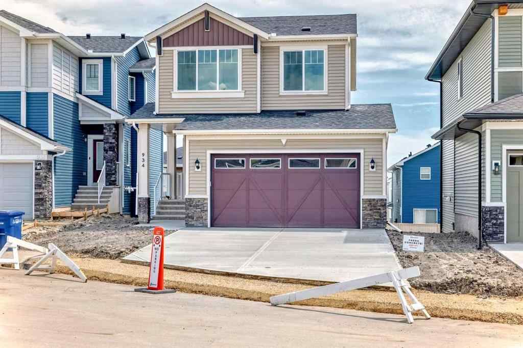 MLS® A2236726 - 934 Bayview Heights SW in Bayview Airdrie, Residential