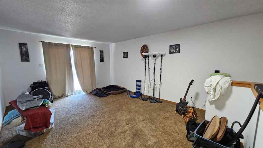 MLS® A2236730 - 207 Centre Avenue NE in NONE Milk River, Residential