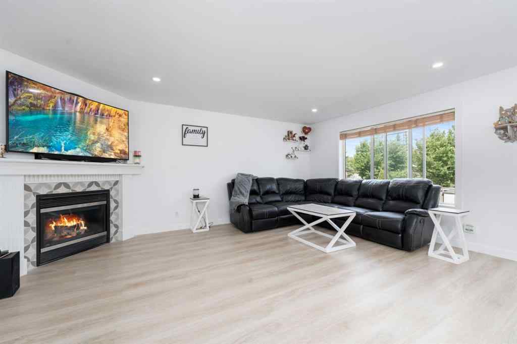 MLS® A2236756 - 185 Coopers Close  in Coopers Crossing Airdrie, Residential