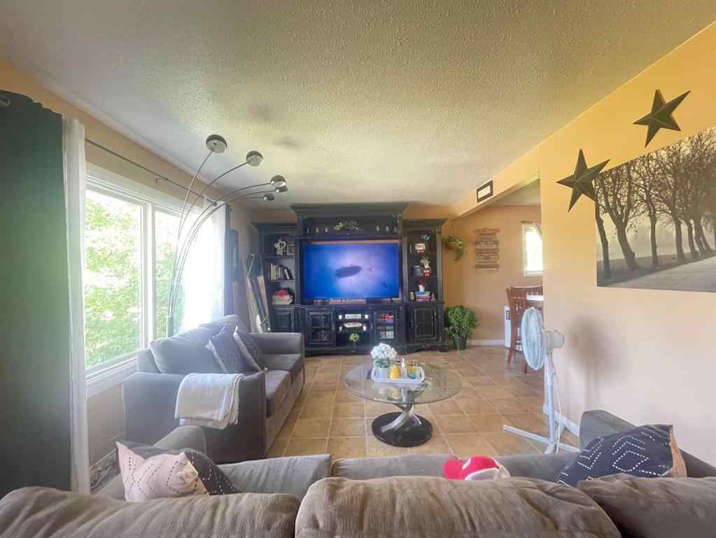 MLS® A2236790 - 5820 48th Street   in NONE High Prairie, Residential