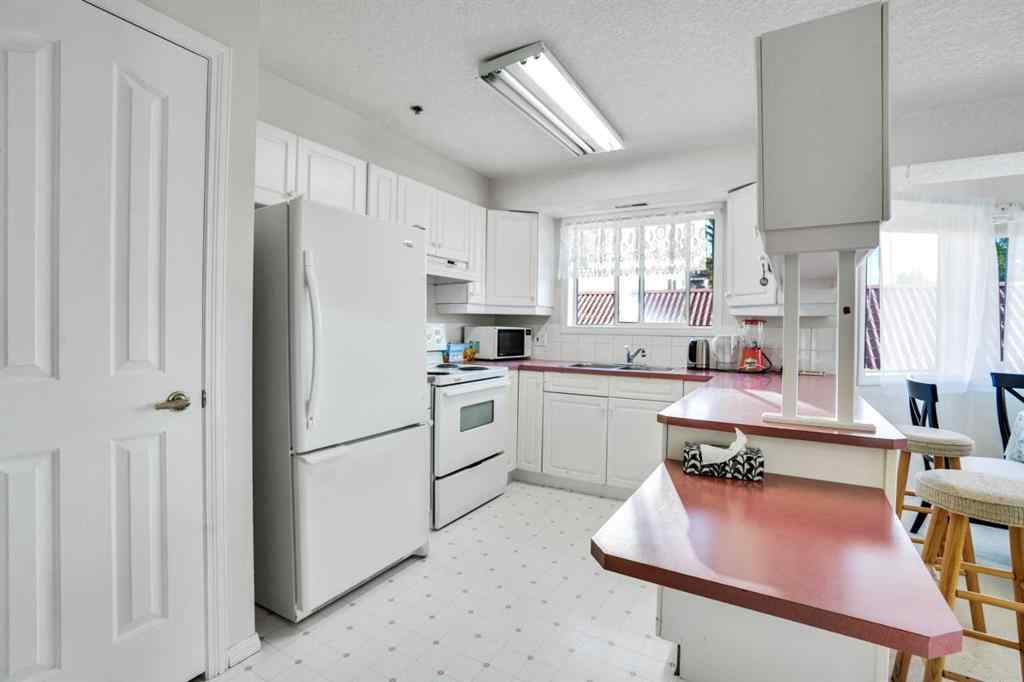 MLS® A2236791 - Unit #1202 1818 Simcoe Boulevard SW in Signal Hill Calgary, Residential