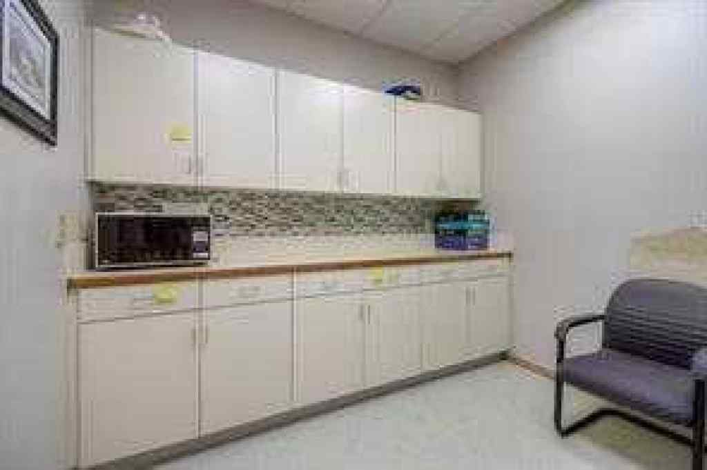 MLS® A2236808 - 413 3 Avenue N in NONE Vauxhall, Commercial