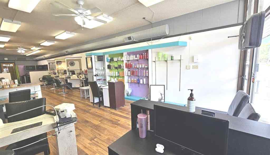 MLS® A2236814 - 724 23 Street N in NONE Rural Lethbridge County, Commercial