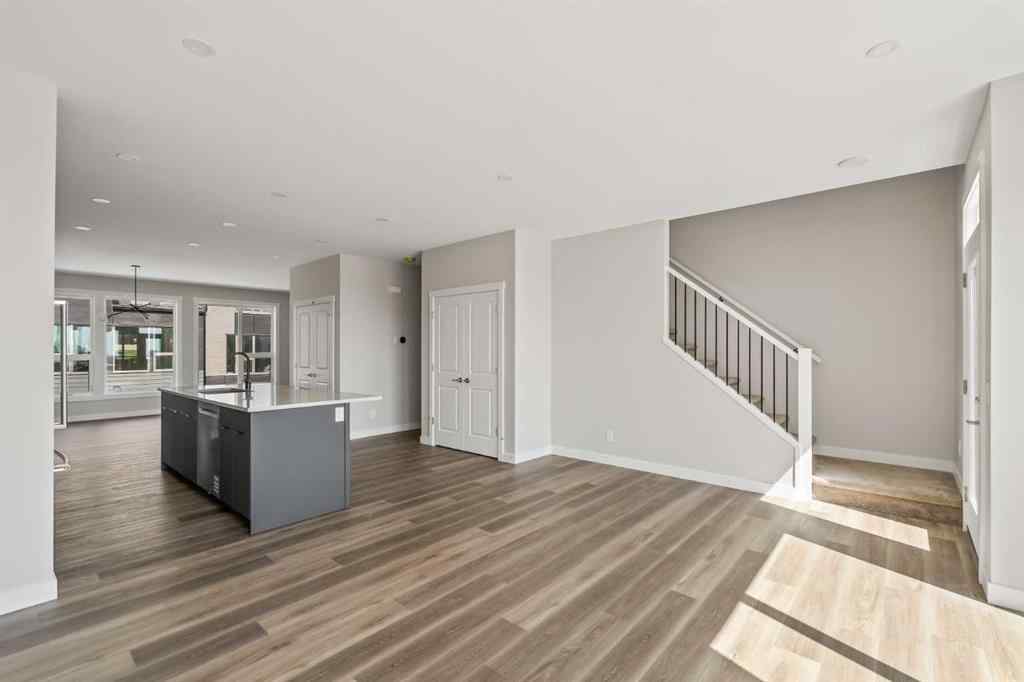 MLS® A2236816 - 415 Sovereign Common SW in Shaganappi Calgary, Residential