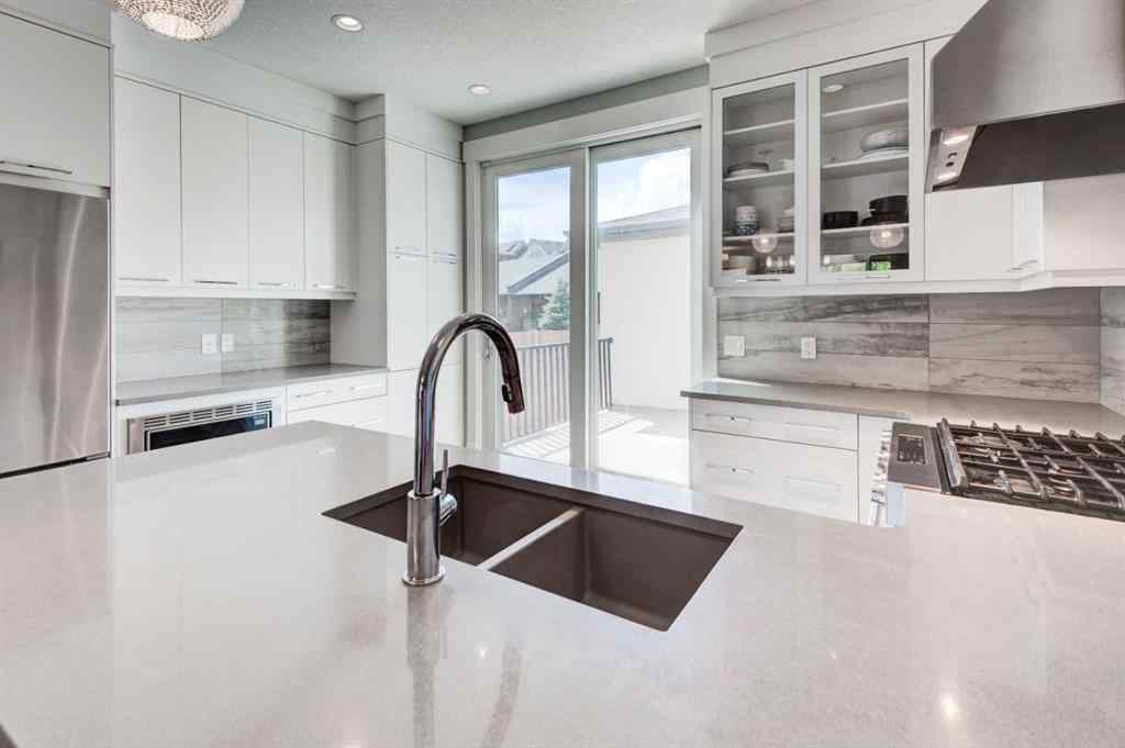 MLS® A2236832 - 112 Burma Star Road SW in Currie Barracks Calgary, Residential