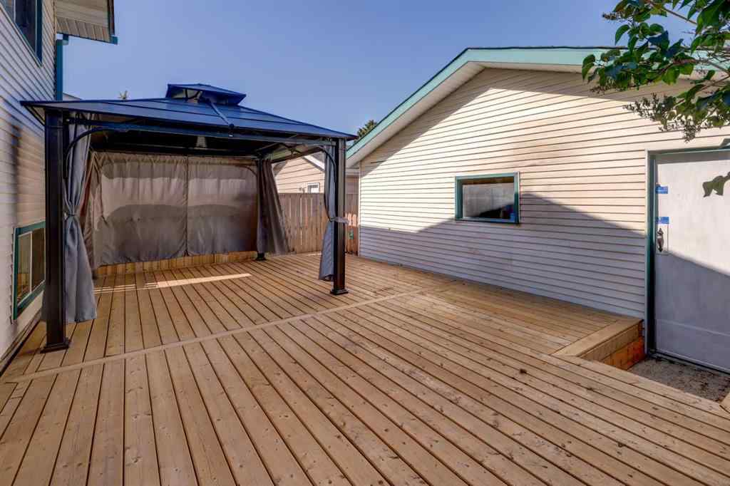 MLS® A2236834 - 355 Pinewind Road NE in Pineridge Calgary, Residential