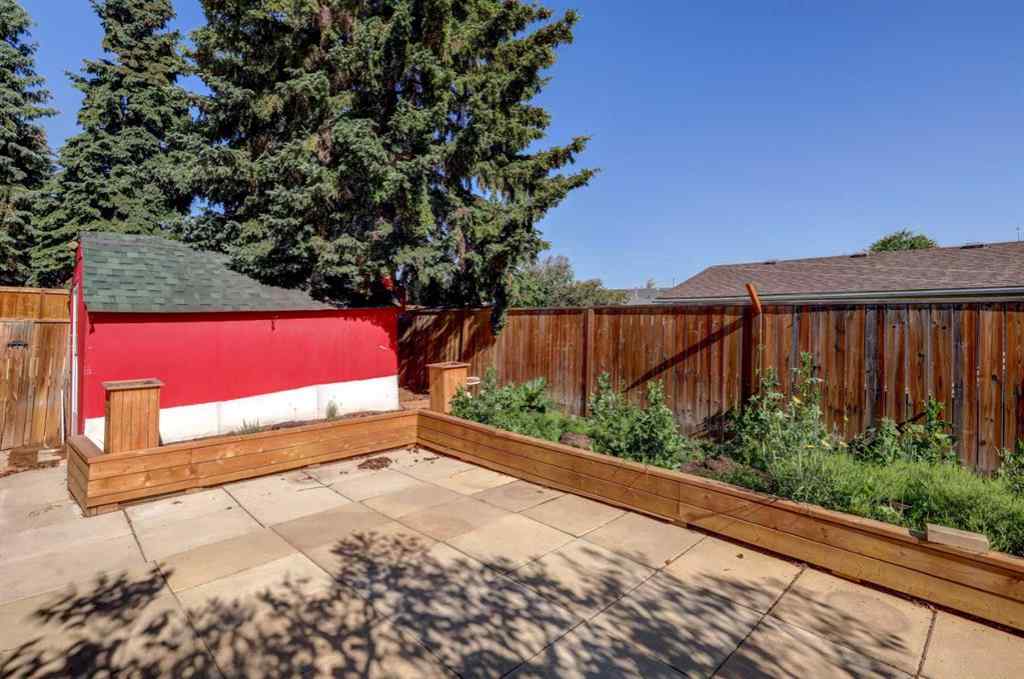 MLS® A2236834 - 355 Pinewind Road NE in Pineridge Calgary, Residential