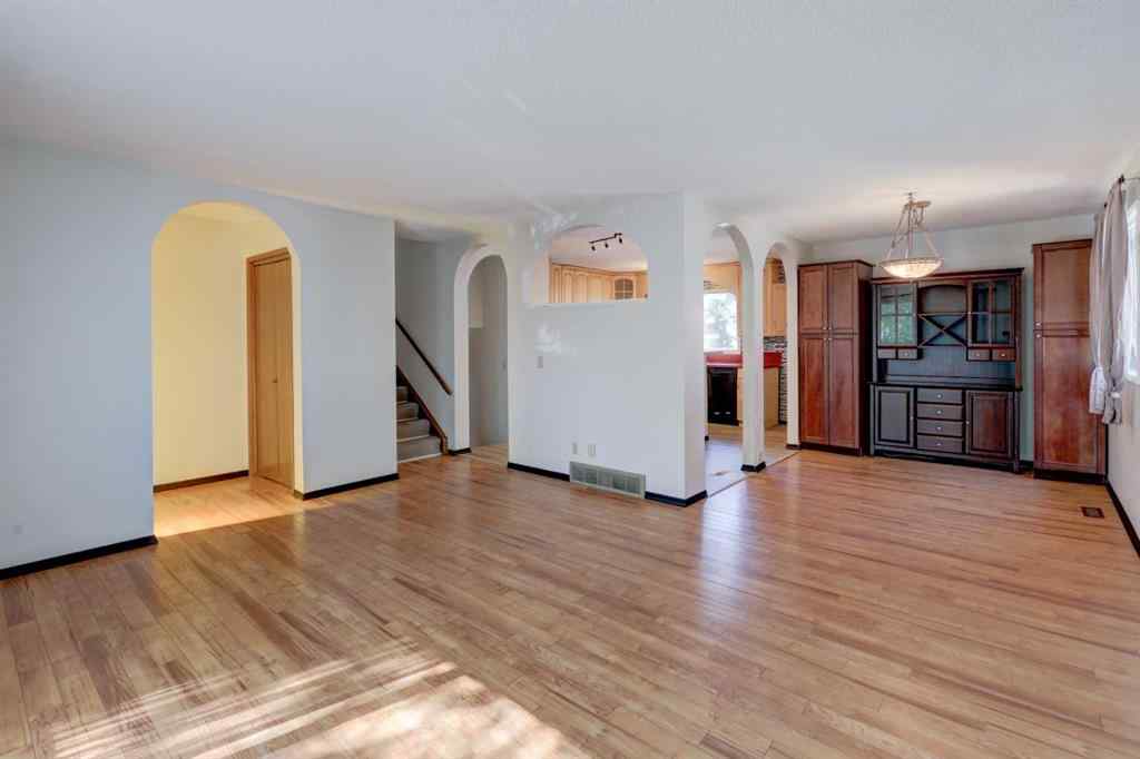 MLS® A2236834 - 355 Pinewind Road NE in Pineridge Calgary, Residential