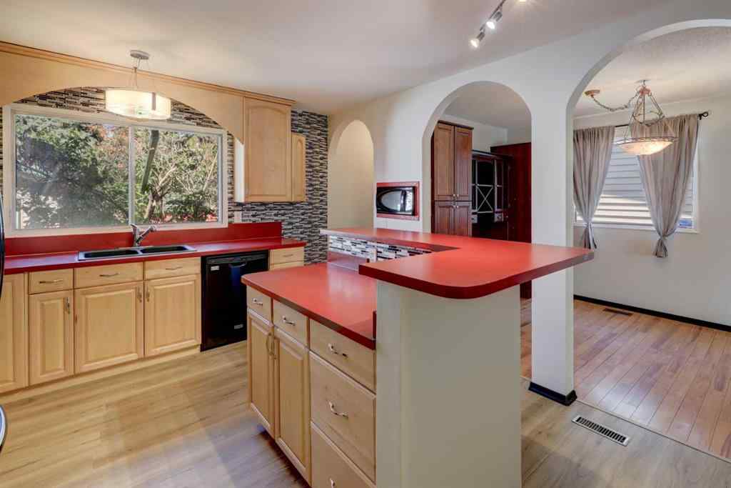 MLS® A2236834 - 355 Pinewind Road NE in Pineridge Calgary, Residential