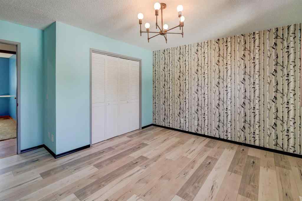 MLS® A2236834 - 355 Pinewind Road NE in Pineridge Calgary, Residential
