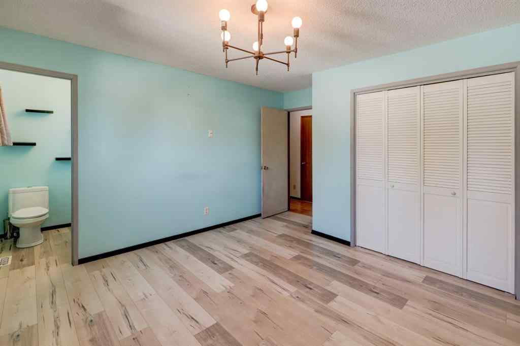 MLS® A2236834 - 355 Pinewind Road NE in Pineridge Calgary, Residential