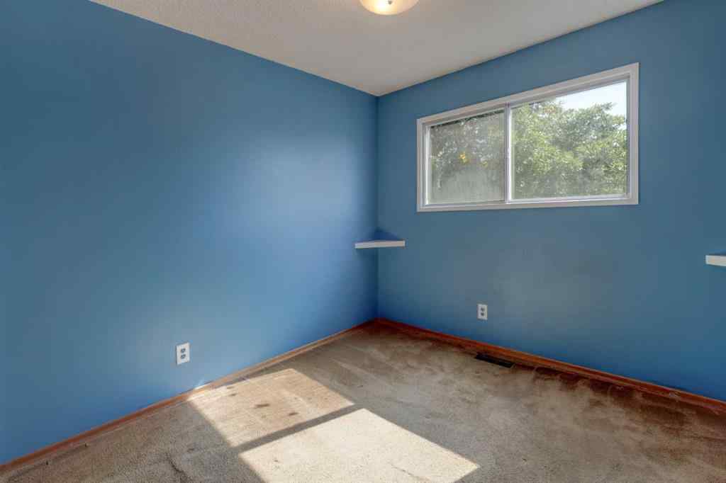 MLS® A2236834 - 355 Pinewind Road NE in Pineridge Calgary, Residential