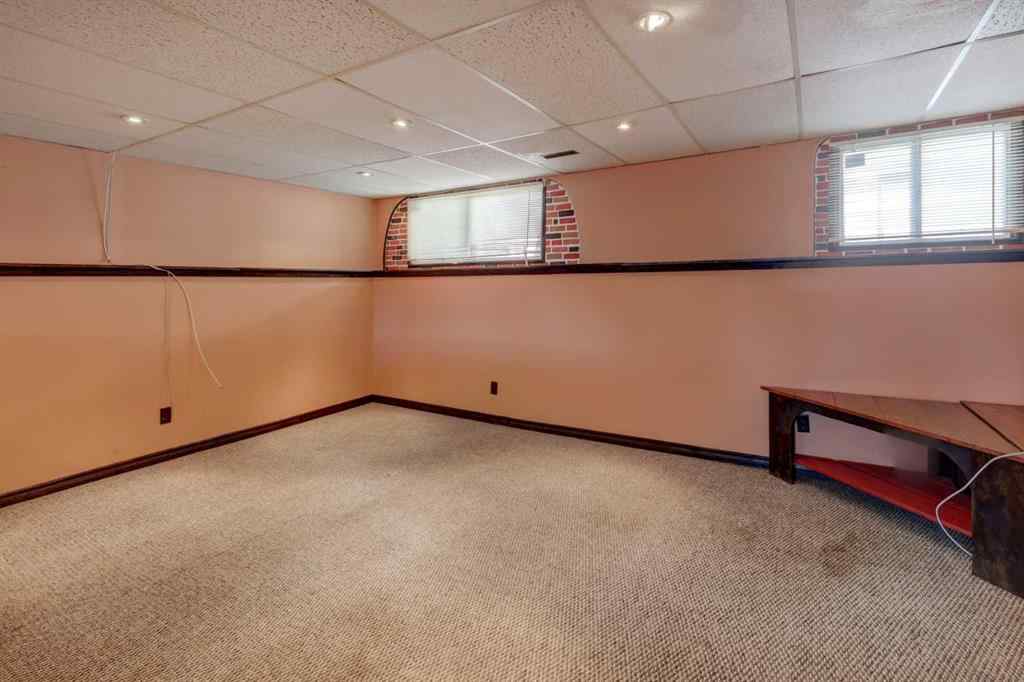 MLS® A2236834 - 355 Pinewind Road NE in Pineridge Calgary, Residential