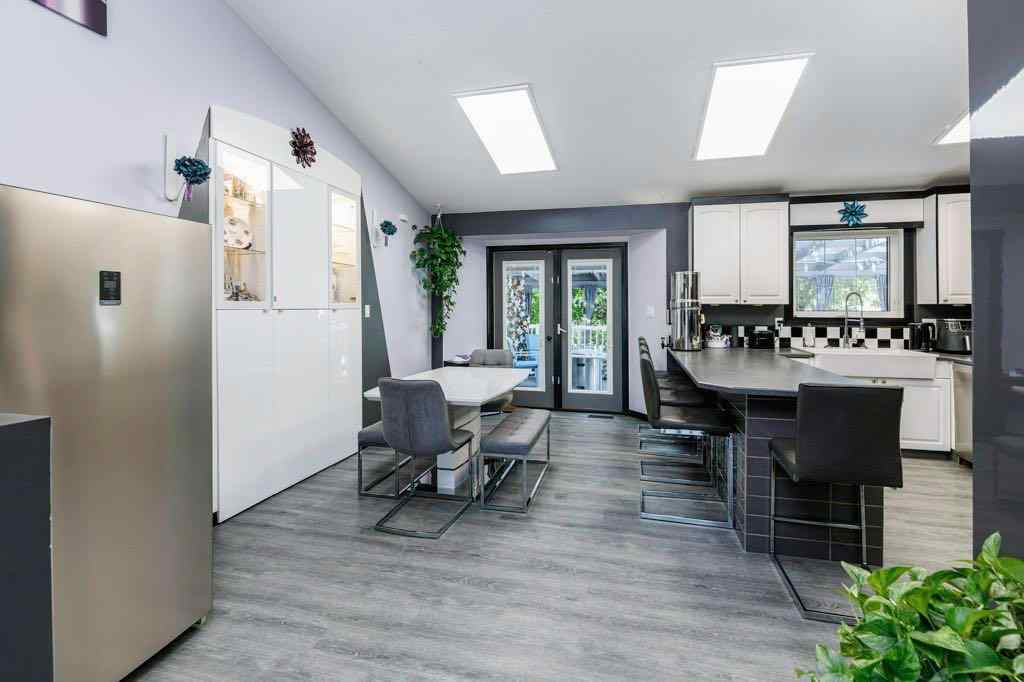 MLS® A2236843 - 5473 52 Avenue  in Downtown Lacombe Lacombe, Residential