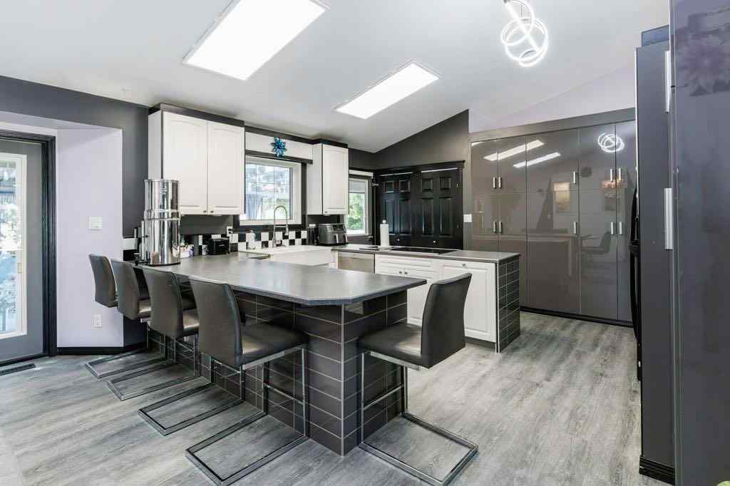 MLS® A2236843 - 5473 52 Avenue  in Downtown Lacombe Lacombe, Residential
