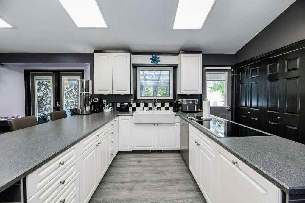 MLS® A2236843 - 5473 52 Avenue  in Downtown Lacombe Lacombe, Residential