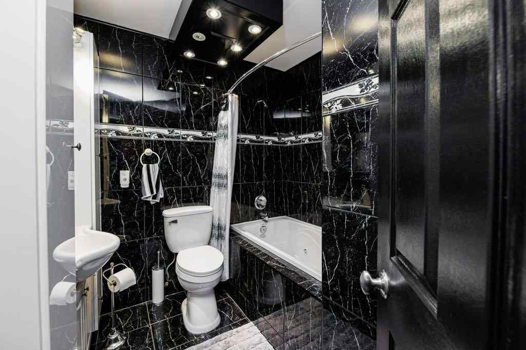 MLS® A2236843 - 5473 52 Avenue  in Downtown Lacombe Lacombe, Residential