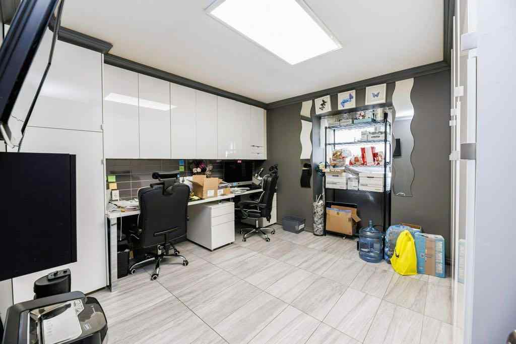 MLS® A2236843 - 5473 52 Avenue  in Downtown Lacombe Lacombe, Residential
