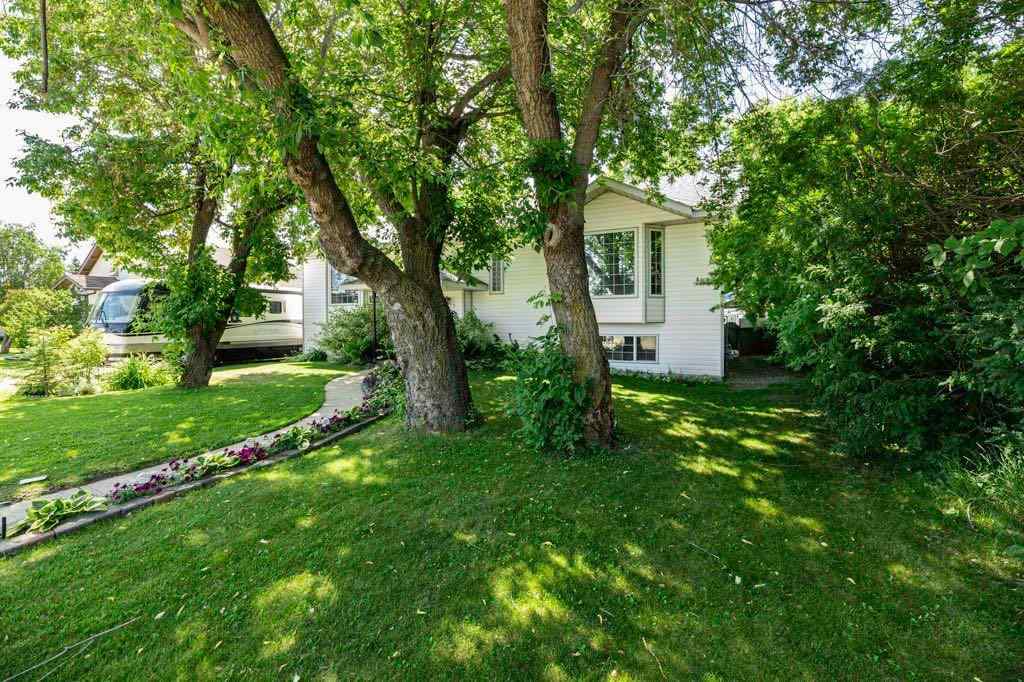 MLS® A2236843 - 5473 52 Avenue  in Downtown Lacombe Lacombe, Residential
