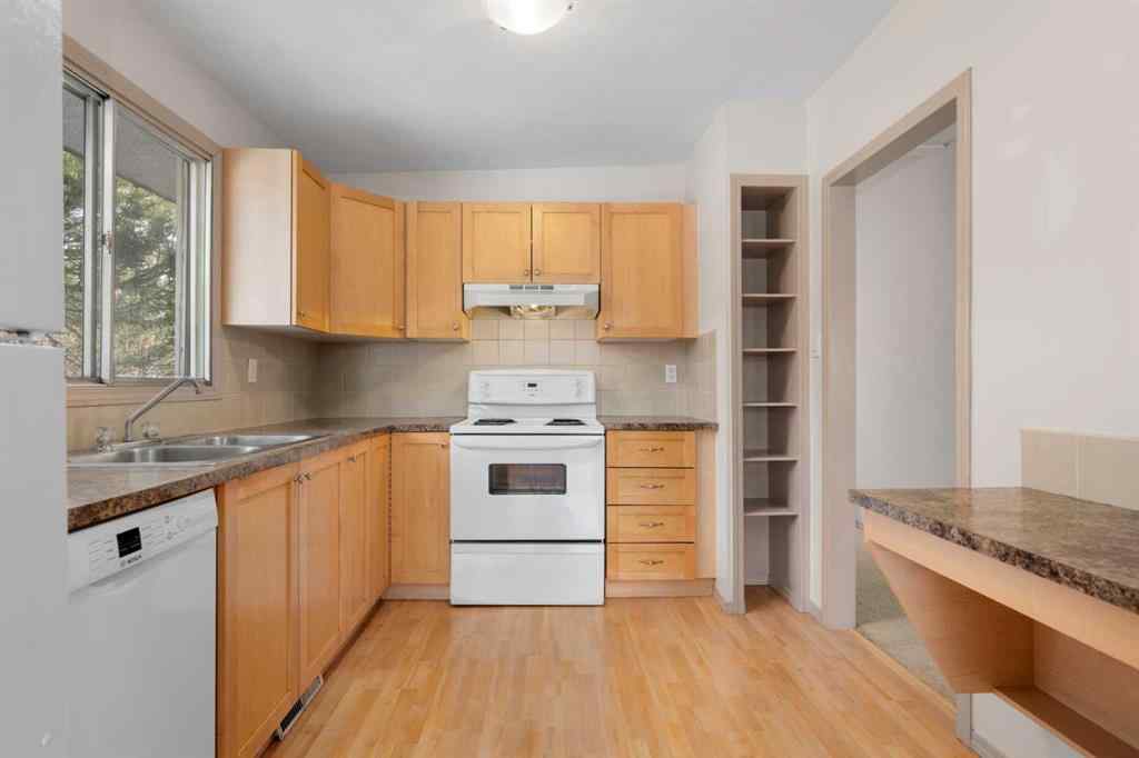 MLS® A2236853 - 73 / 75 Dalton Bay NW   in Dalhousie Calgary, Residential