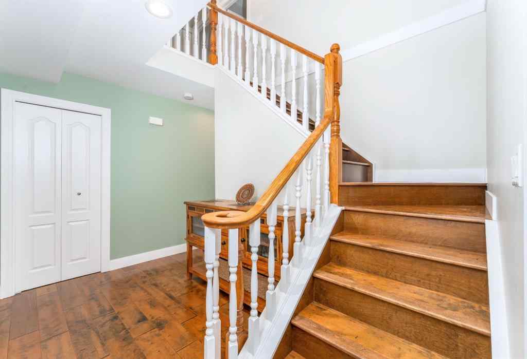 MLS® A2236866 - 4 Woodside Lane  in Lions Park Canmore, Residential