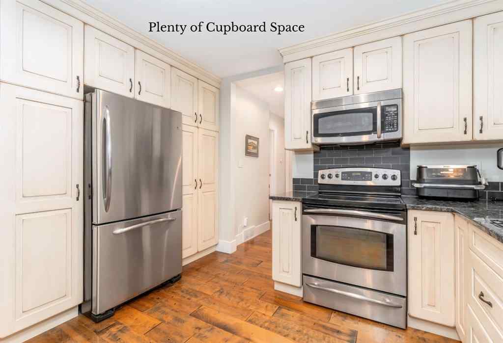 MLS® A2236866 - 4 Woodside Lane  in Lions Park Canmore, Residential