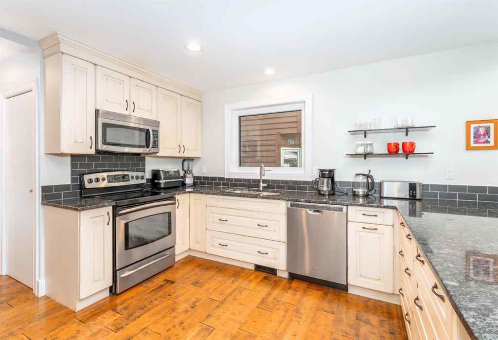 MLS® A2236866 - 4 Woodside Lane  in Lions Park Canmore, Residential