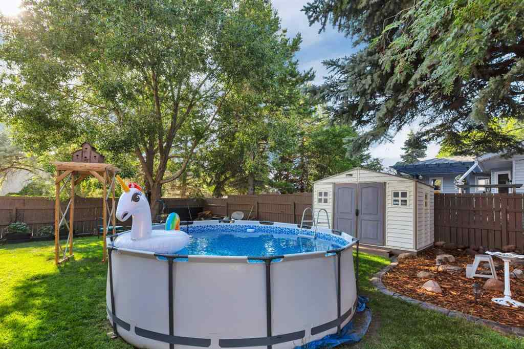 MLS® A2236881 - 5810 60 Street  in Lucas Heights Ponoka, Residential
