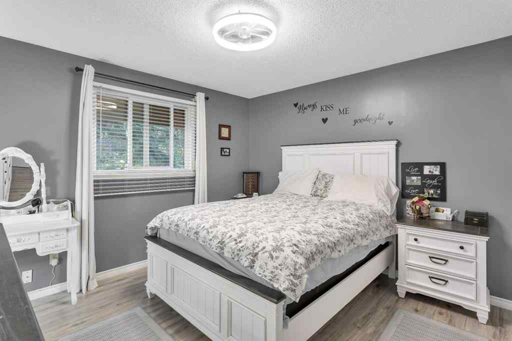 MLS® A2236881 - 5810 60 Street  in Lucas Heights Ponoka, Residential