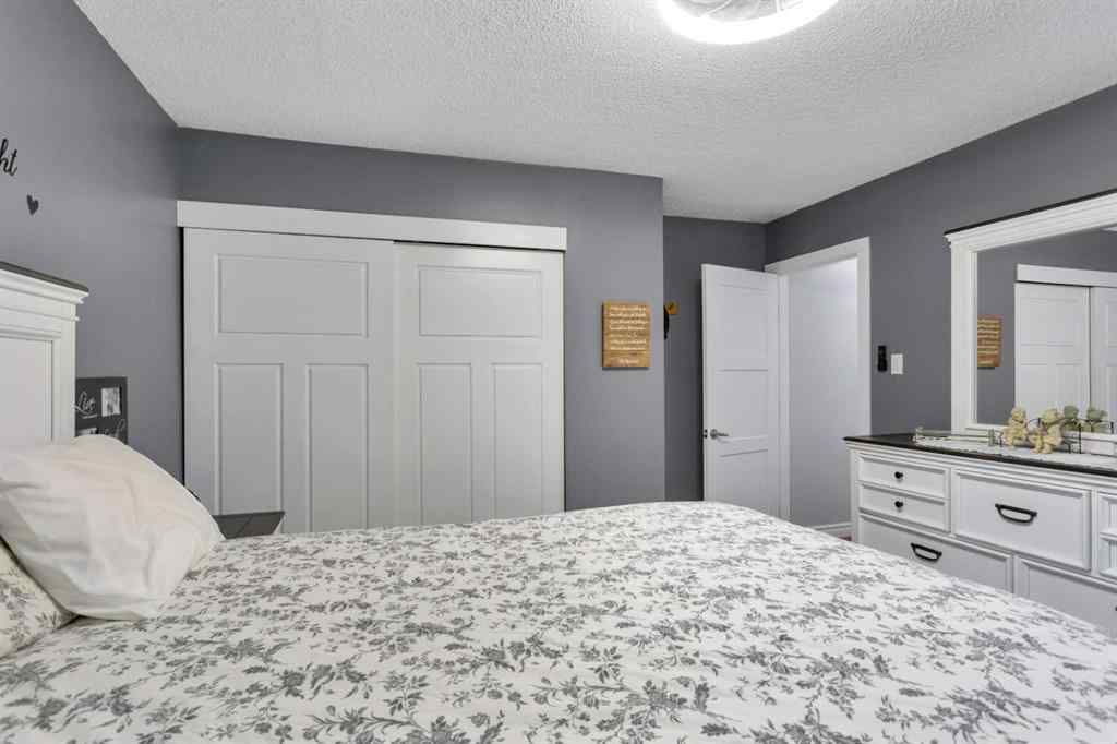 MLS® A2236881 - 5810 60 Street  in Lucas Heights Ponoka, Residential