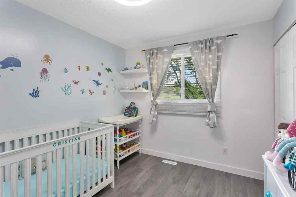 MLS® A2236881 - 5810 60 Street  in Lucas Heights Ponoka, Residential
