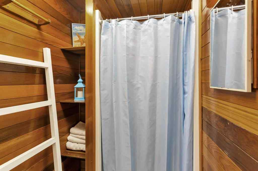 MLS® A2236881 - 5810 60 Street  in Lucas Heights Ponoka, Residential