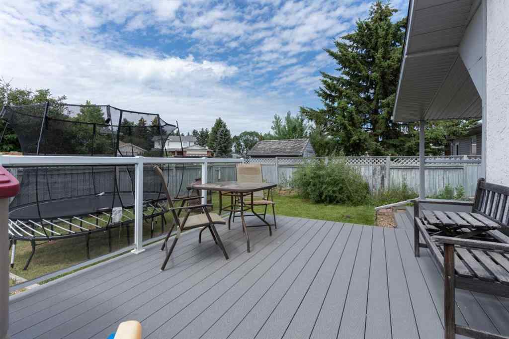 MLS® A2236928 - 5424 60 Street  in Victoria Park Camrose, Residential