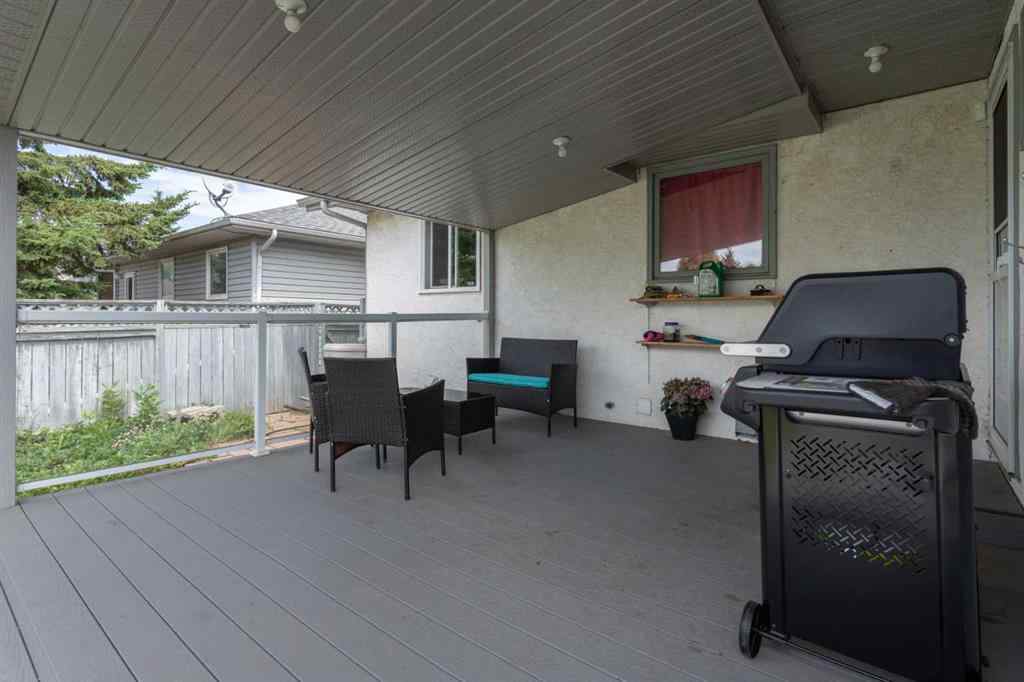 MLS® A2236928 - 5424 60 Street  in Victoria Park Camrose, Residential