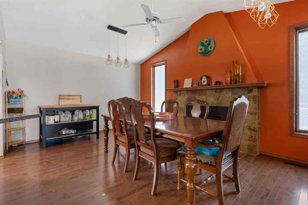 MLS® A2236928 - 5424 60 Street  in Victoria Park Camrose, Residential