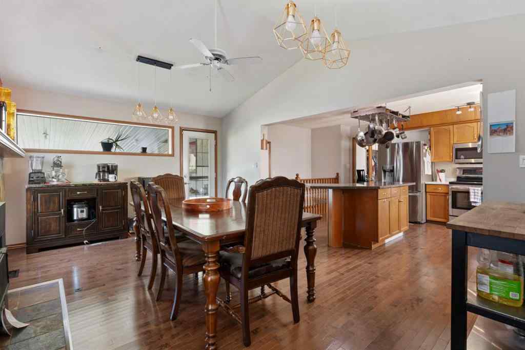 MLS® A2236928 - 5424 60 Street  in Victoria Park Camrose, Residential