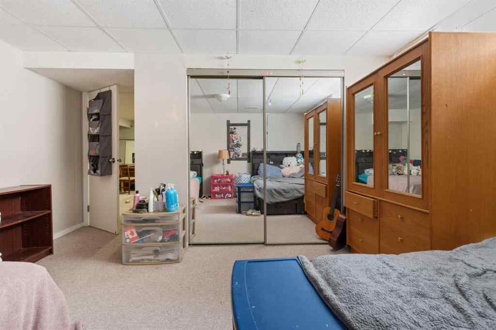 MLS® A2236928 - 5424 60 Street  in Victoria Park Camrose, Residential