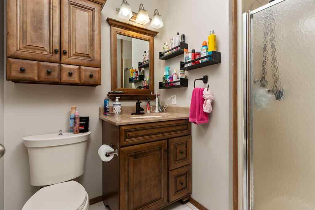MLS® A2236928 - 5424 60 Street  in Victoria Park Camrose, Residential