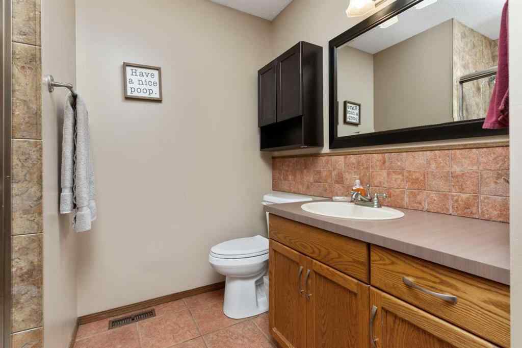 MLS® A2236928 - 5424 60 Street  in Victoria Park Camrose, Residential