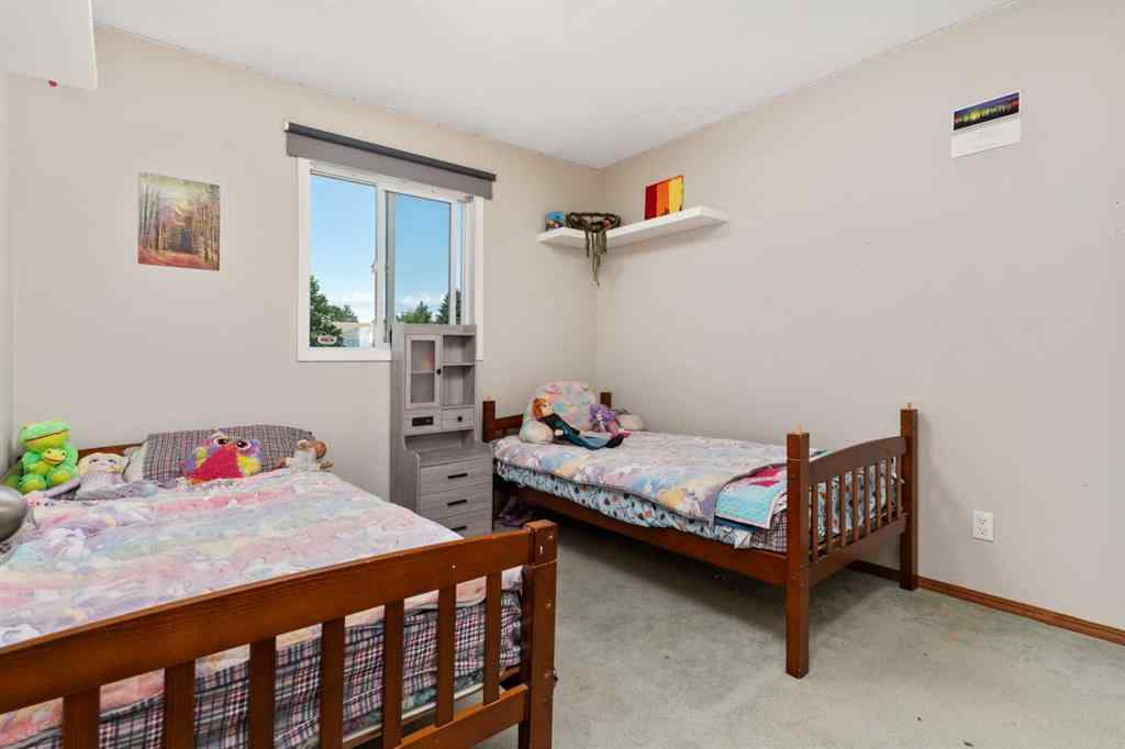 MLS® A2236928 - 5424 60 Street  in Victoria Park Camrose, Residential